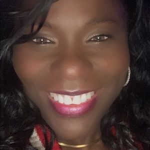 Meet your Posher, Yvette